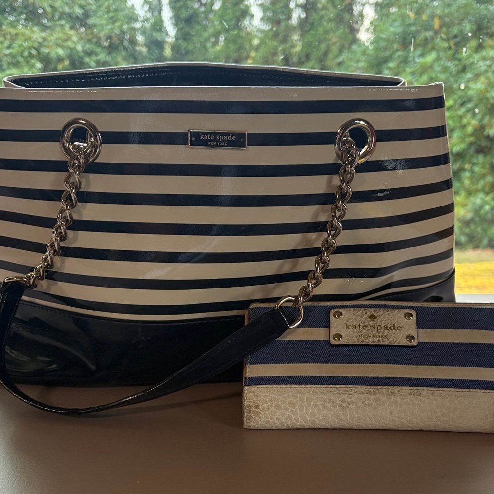 Kate Spade Black and White Striped Tote/ with wallet